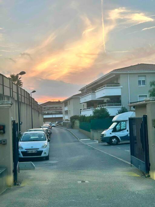 Appartement Avec Terrasse Et Box Entre Plages Et Nature Marseille Bagian luar foto
