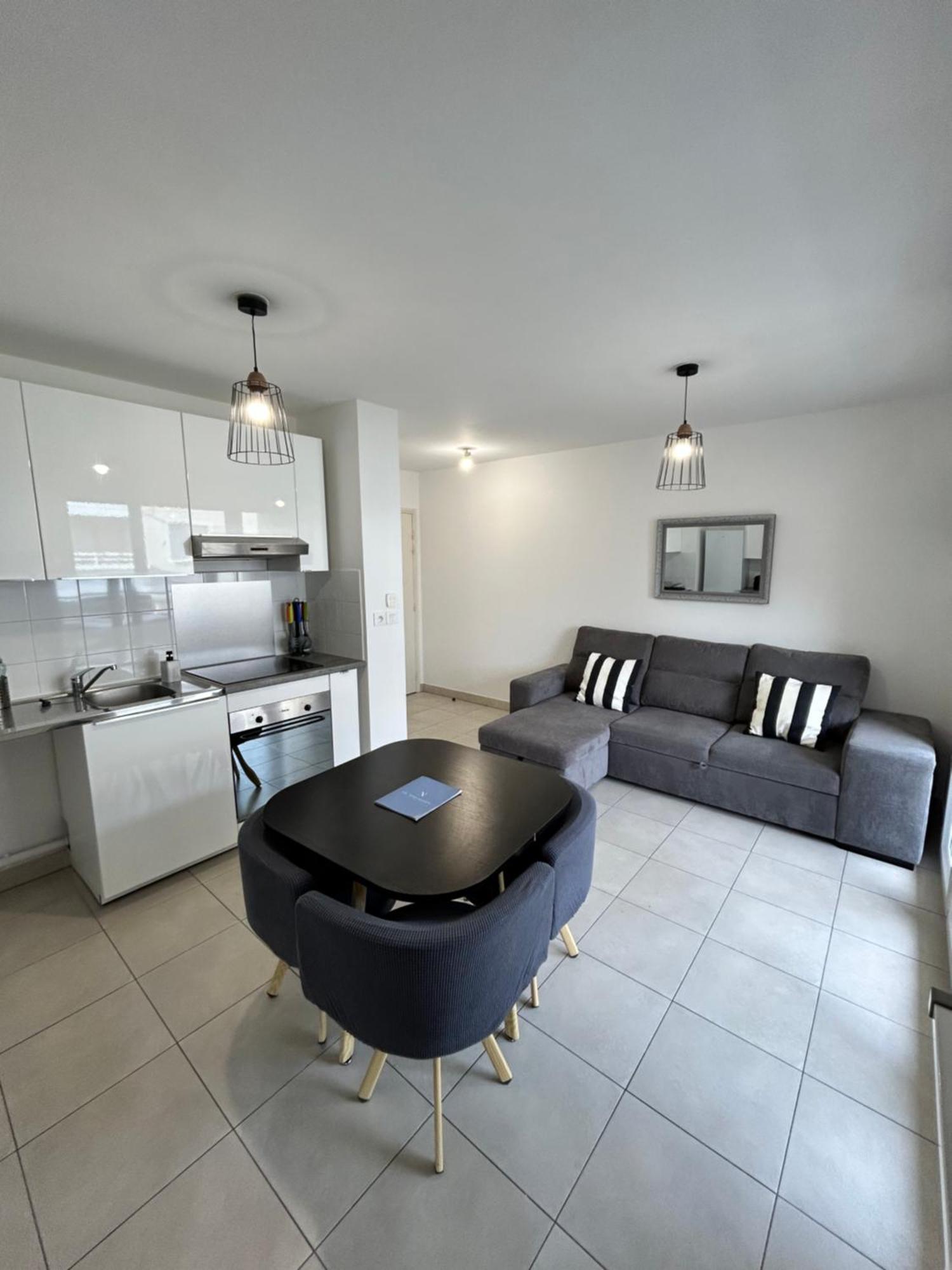 Appartement Avec Terrasse Et Box Entre Plages Et Nature Marseille Bagian luar foto